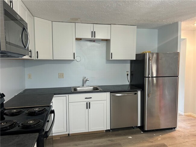 Building Photo - 3101 Camberly Dr