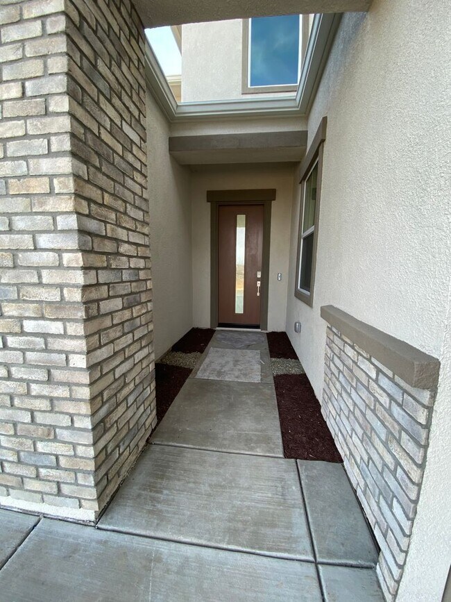 Foto del edificio - Stunning Dual Master in Hawk Ridge with La...