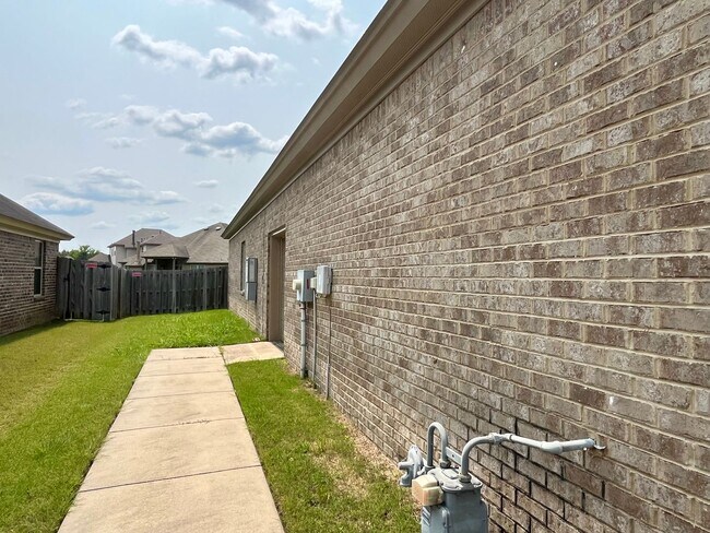 Building Photo - Deer Creek - 4BR/ 2 story/ 2500+SQFT
