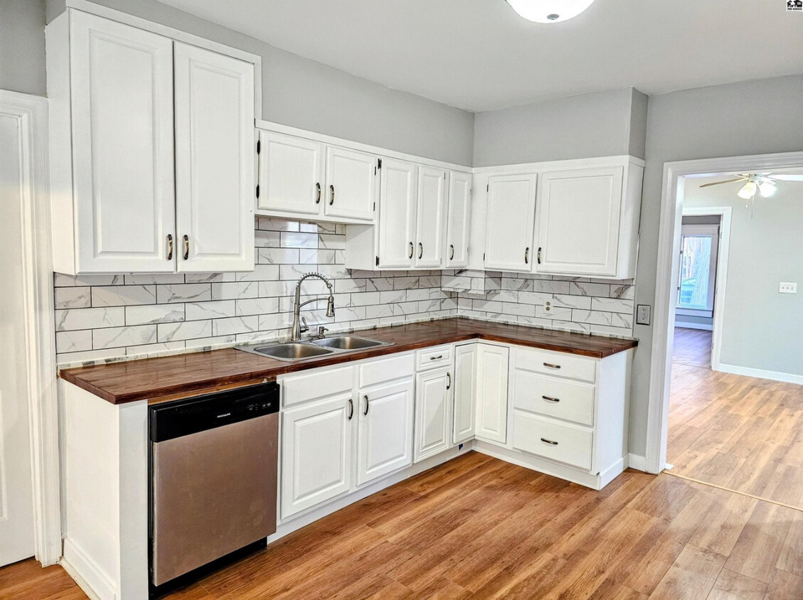 Foto principal - 713 E 6th Ave