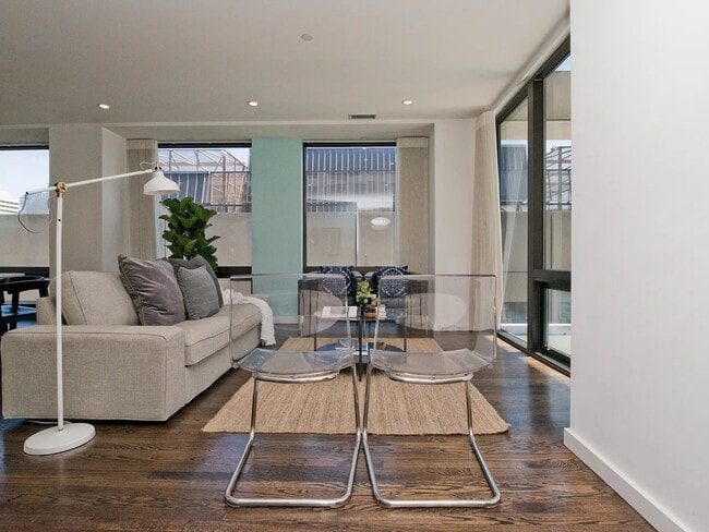 Foto del edificio - 611 Washington St