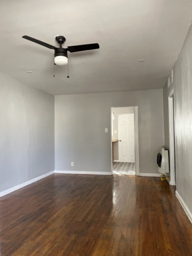 Foto del edificio - 8176 Valley View Dr