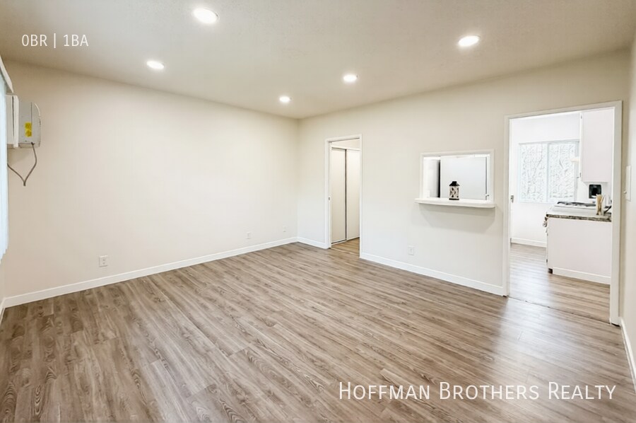 Foto del edificio - 15546 Vanowen St