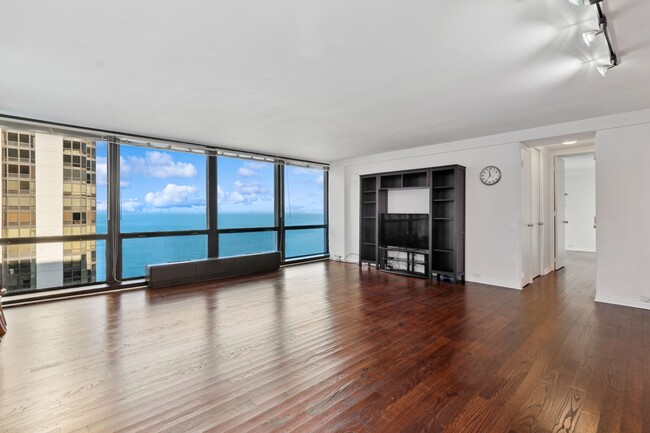 Foto del edificio - 900 N Lake Shore Dr