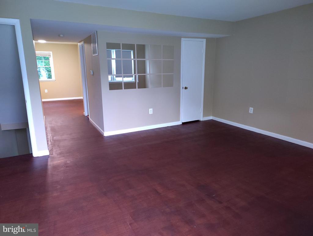 Foto principal - 14771 Barksdale St