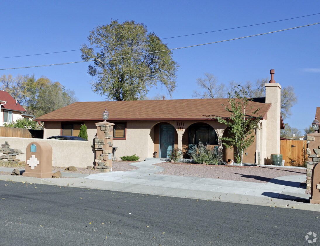 Foto del edificio - 2516 Broadway St