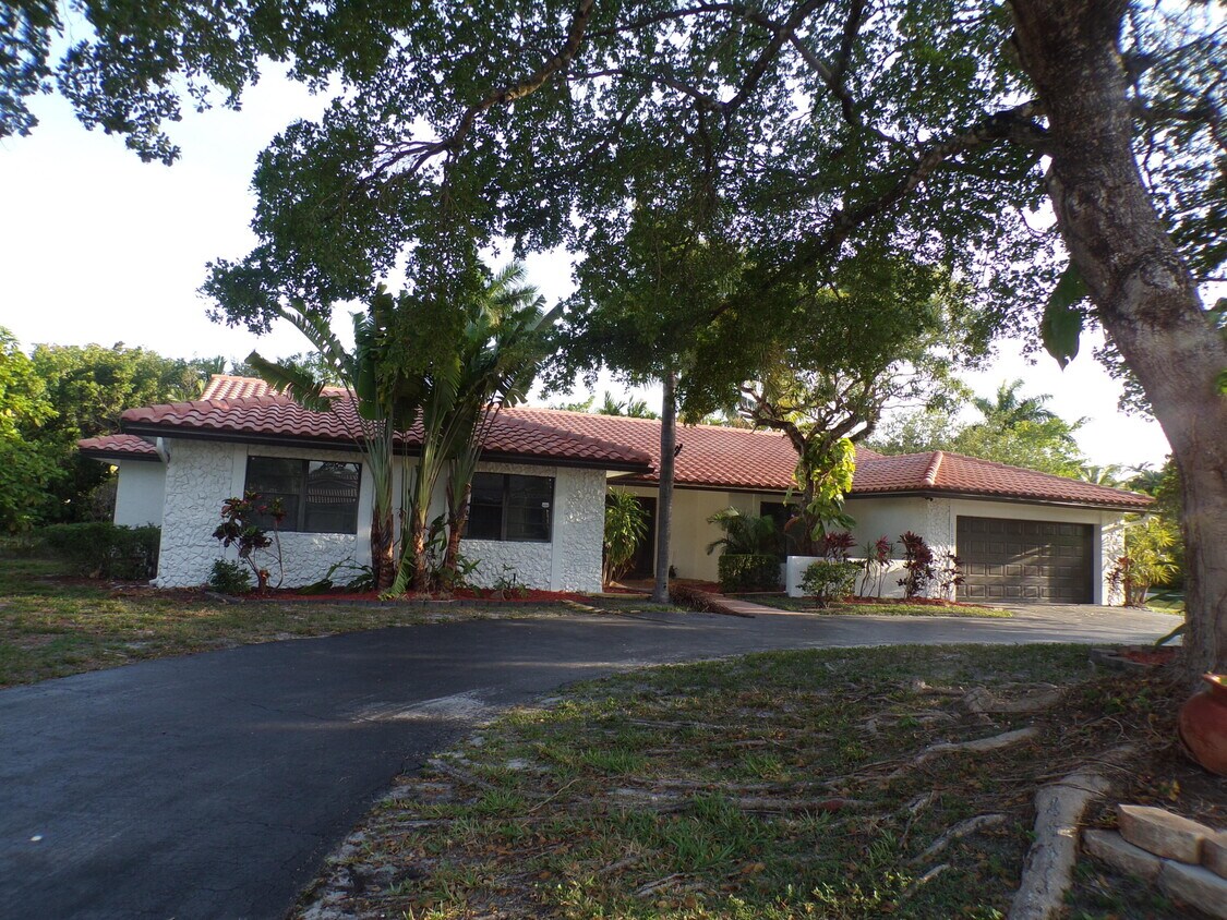 Primary Photo - 11190 NW 23rd Ct