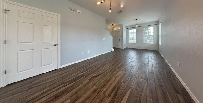 Building Photo - 7031 White Treetop Pl