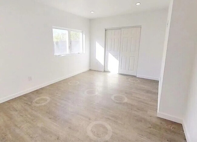 Foto del edificio - 570 N Cambridge St