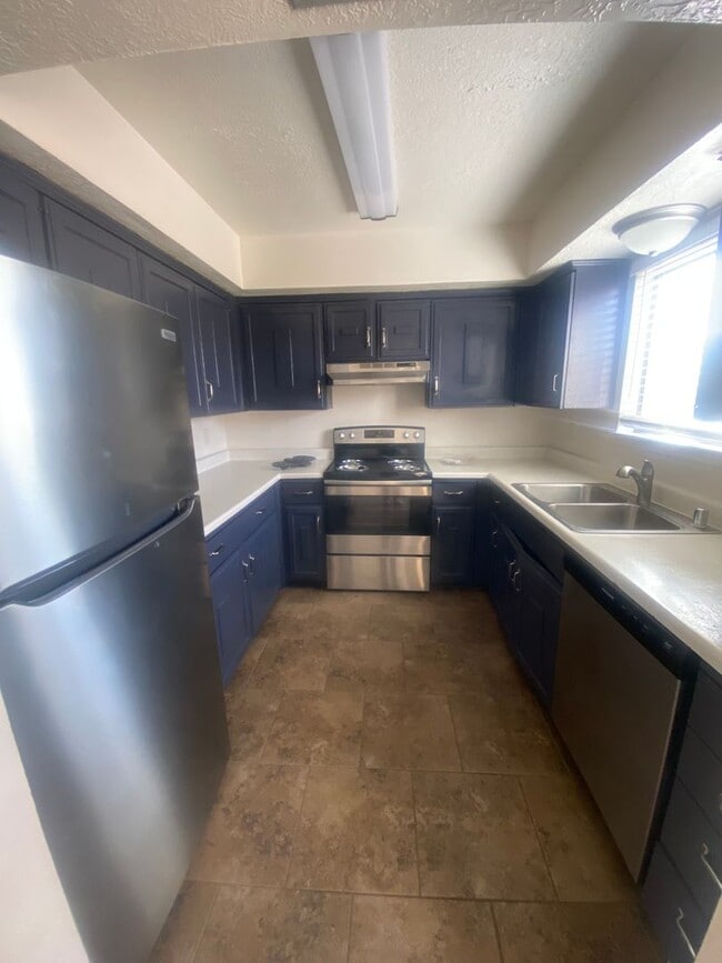 Building Photo - Cute Townhouse in Telshor Area, Available Now!!!!