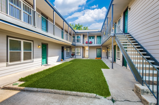 Building Photo - Residences at the Union