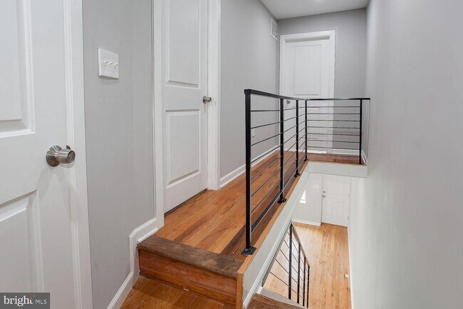 Building Photo - 1805 Judson St