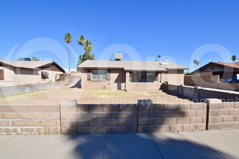 Primary Photo - 4216 East Grove Street