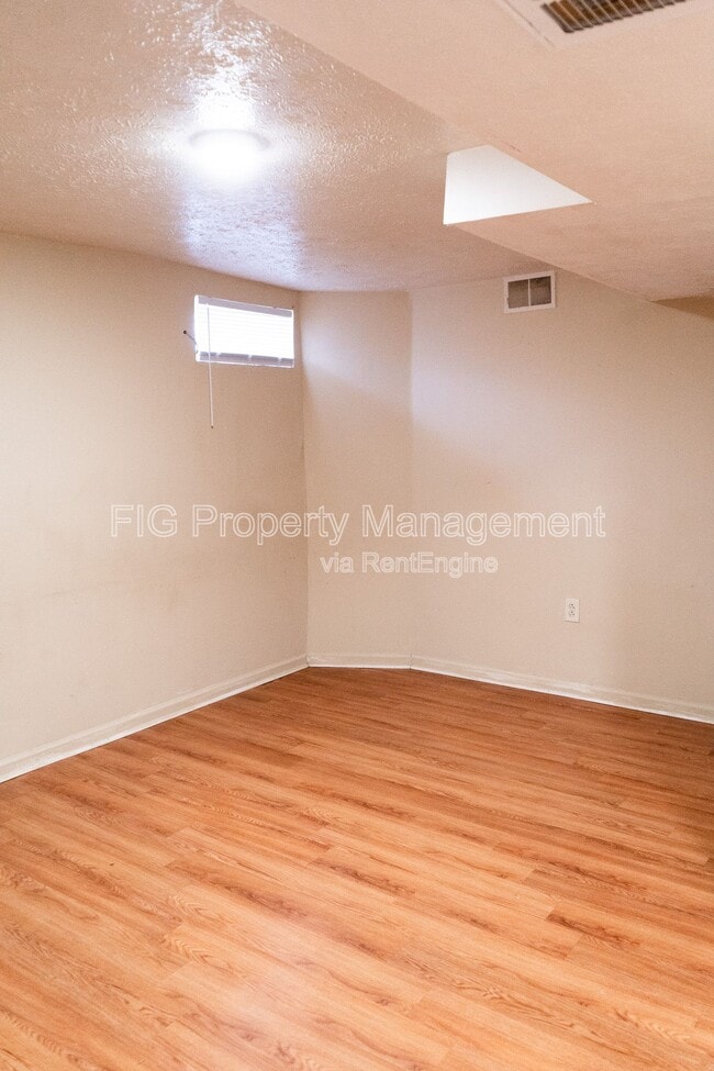 Building Photo - 121 Pruett Pl
