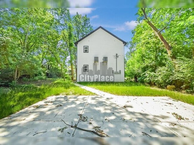 Photo - 1722 Ingram St. Unit B. Indpls, IN 46218 House