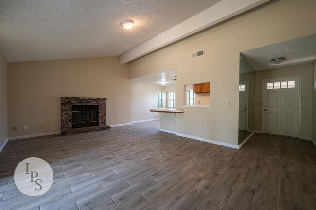 Foto del edificio - Fresno North West Fig Garden Loop Home, 3B...