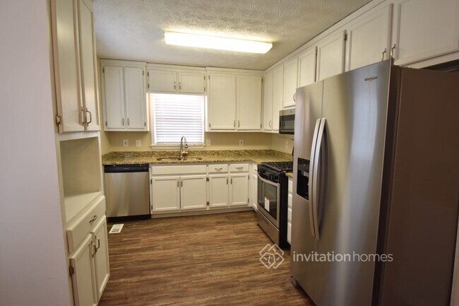 Building Photo - 207 Willow Bend Dr