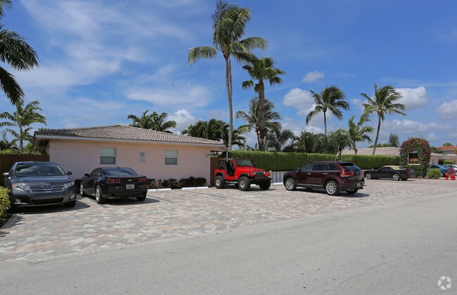 Villa Sun Ray Condominiums