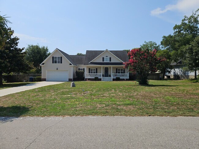 Foto del edificio - 3 bedroom, 2 bath home w/ FROG - Chadwick Shores Community Sneads Ferry