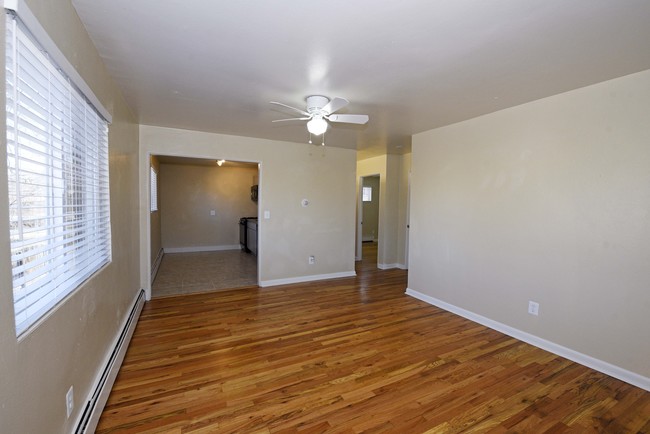 Building Photo - 1208 Zephyr St