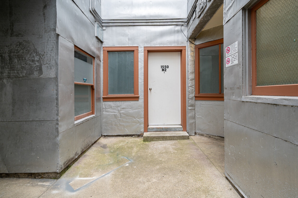 Primary Photo - 1550 Powell St