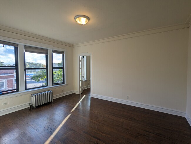 Foto del edificio - 2638 N Milwaukee Ave