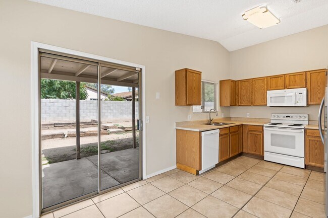 Foto del edificio - 6098 S Place Du Lis