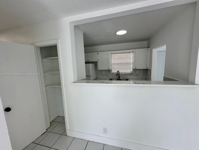 Foto del edificio - 6029 Polk St