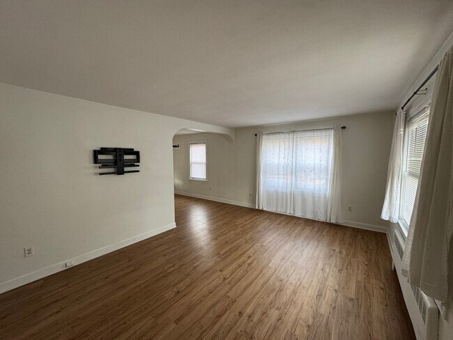 Building Photo - 1111 Lincoln St