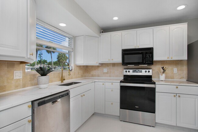 Foto del edificio - 27 Pebble Beach Blvd