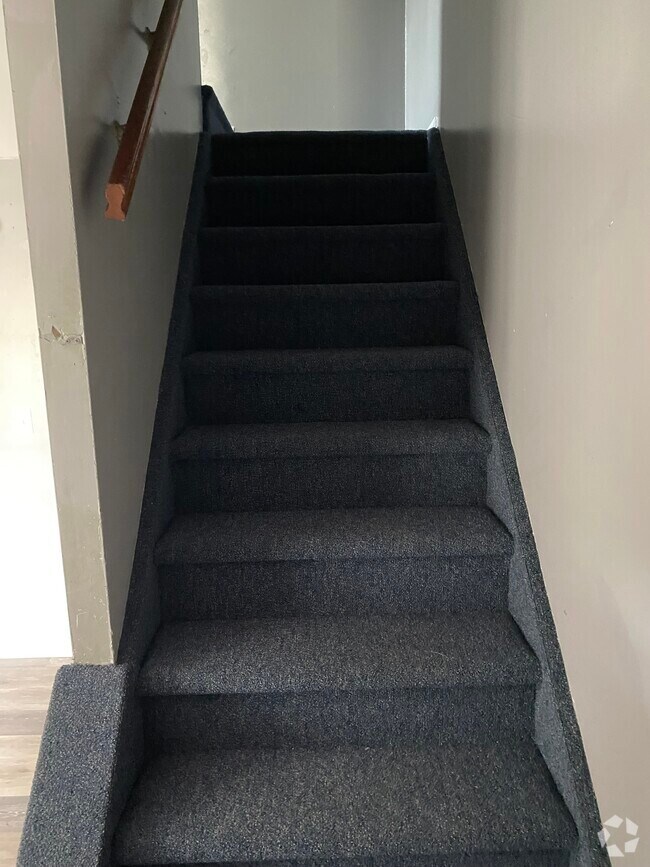 Strathmore Ridge Apartments for Rent with Parking Ridge, NY 1