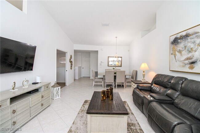 Foto del edificio - 5645 Whisperwood Blvd