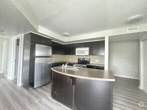 Building Photo - 321 Cresthaven Dr