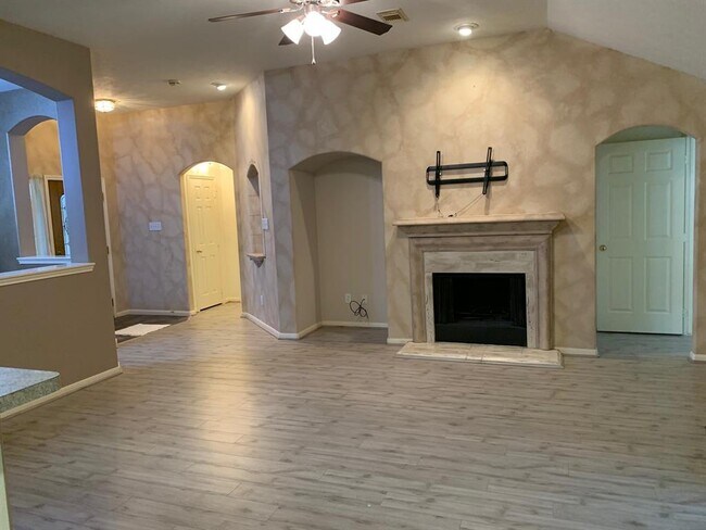 Foto del edificio - 12918 Stratford Mill Ln