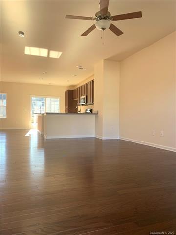 Building Photo - 5005 Spring Ln