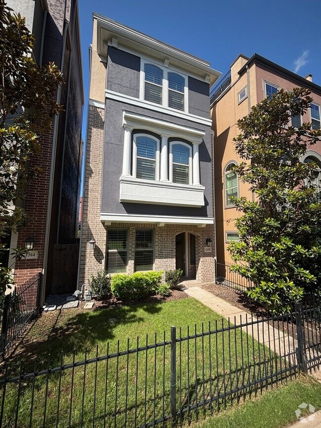 Building Photo - 1354 Romano Pl
