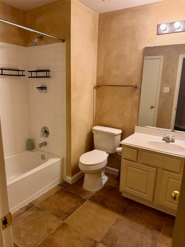 Building Photo - 13003 Bramford Pointe Ln
