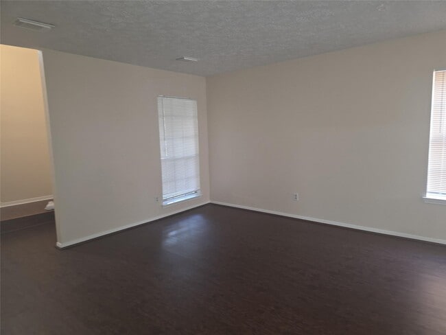 Foto del edificio - 1907 Summerfield Pl