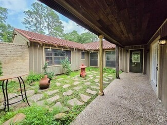 Building Photo - 215 W North Hill Dr