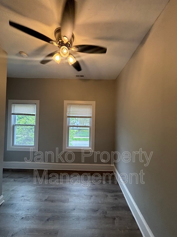 Foto del edificio - 1355 E 76th St