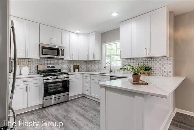 Foto del edificio - 3 br, 2 bath House - 629 W 88th Terrace