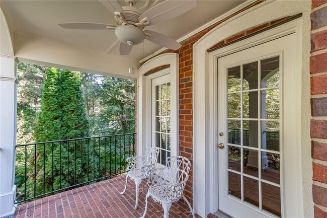 Building Photo - 651 Briarleigh Way