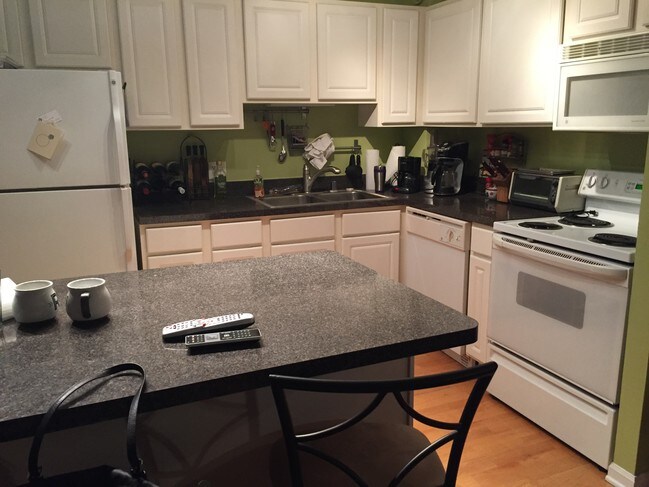 Building Photo - 711 W Gordon Terrace