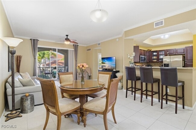 Foto del edificio - 8560 Violeta St