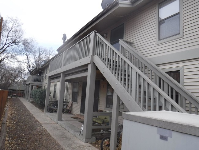 Building Photo - 849 Sunset Ave