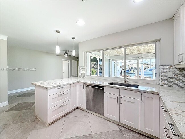 Building Photo - 2770 NE 8th Ct