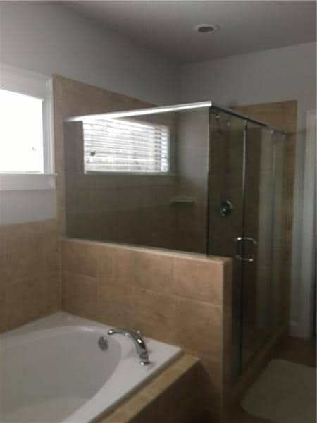 Building Photo - 5030 Mirror Lake Dr