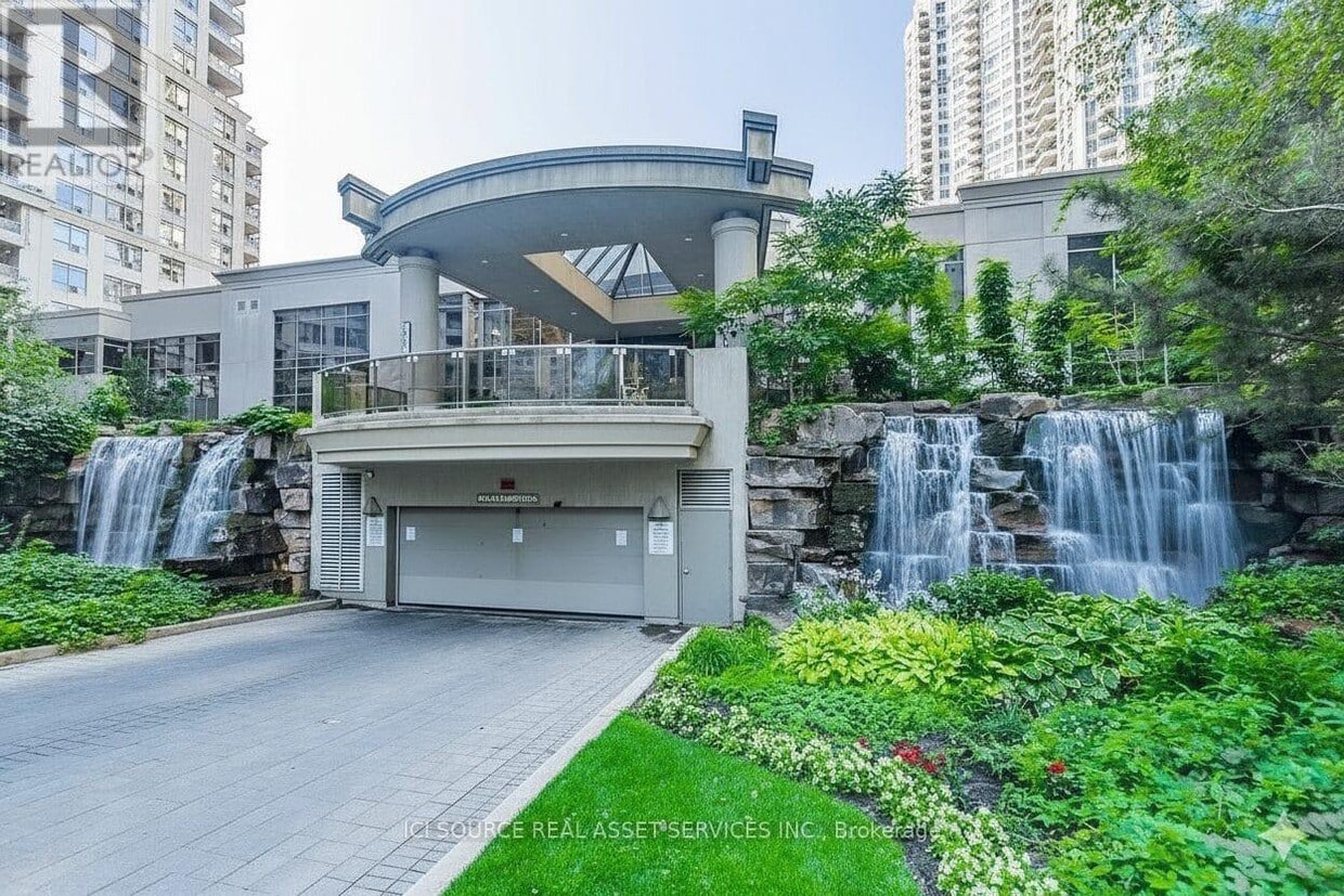 Primary Photo - 3880 Duke of York Blvd