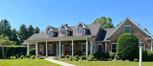 Building Photo - 315 Green Way