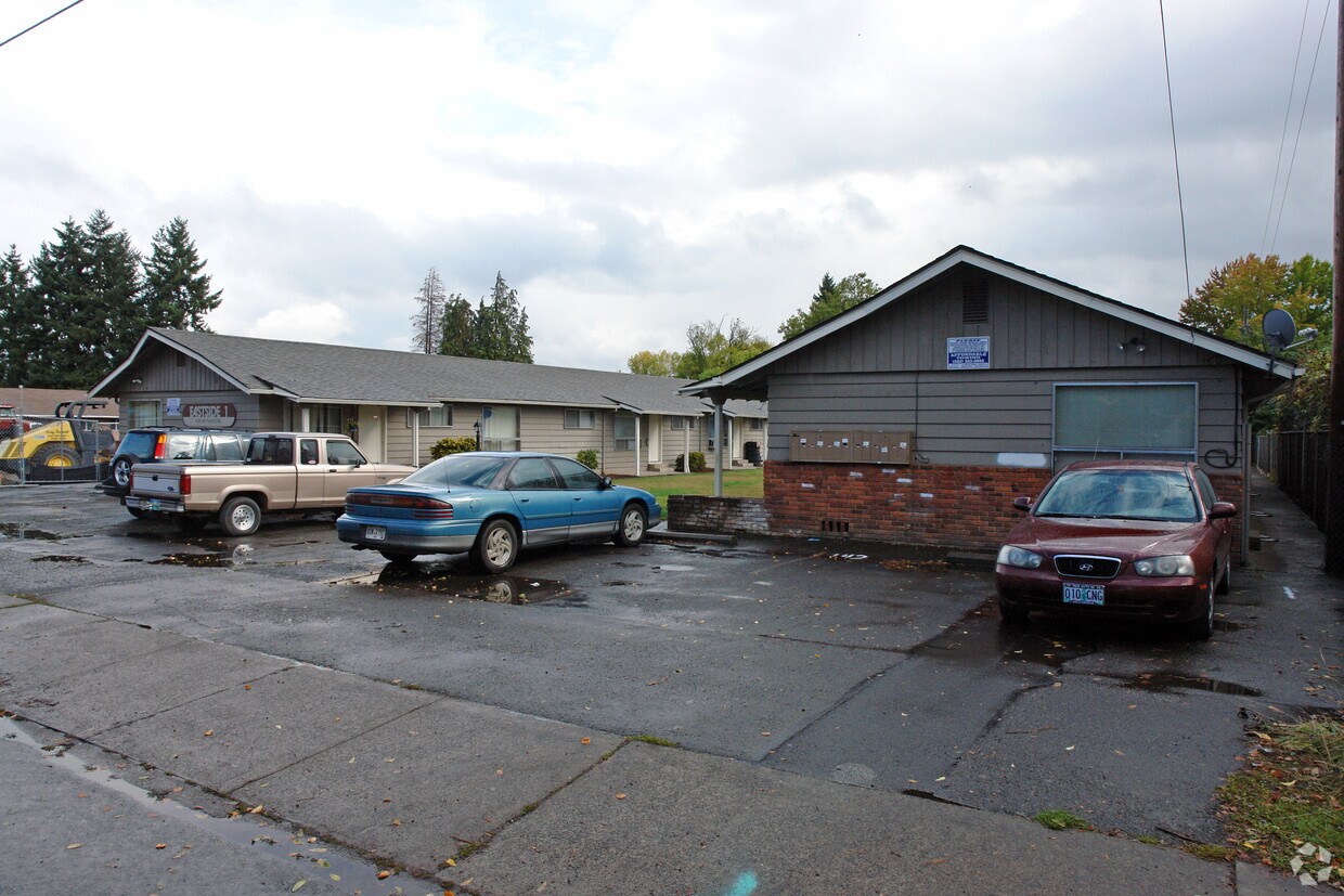 Building Photo - Eastside 1 Apartments